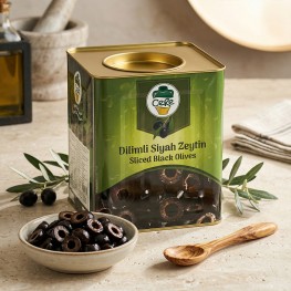 Cere Dilimli Siyah Zeytin – 8 Kg Teneke